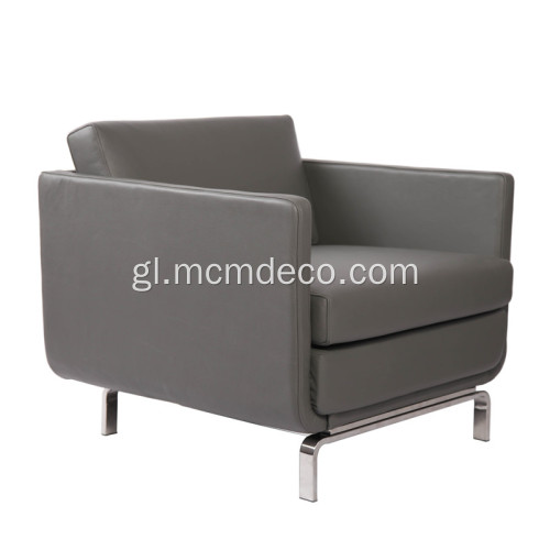 Réplica moderna do sillón de coiro Gaia de brazos altos